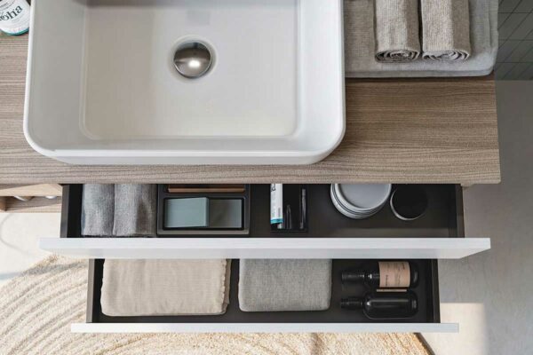 Cubik 08 Specchio, Lavabo e Mobili Set Completo